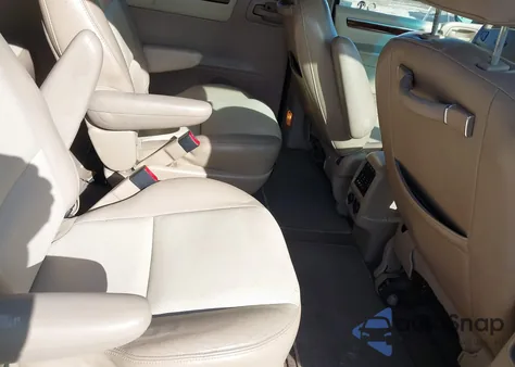 2002 Ford Windstar Limited из США, поврежденный, VIN 2FMDA58452BA72389